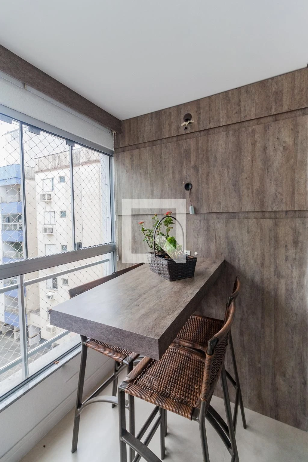 Furnished apartment, 77 m², with a glass-enclosed balcony — photo 19