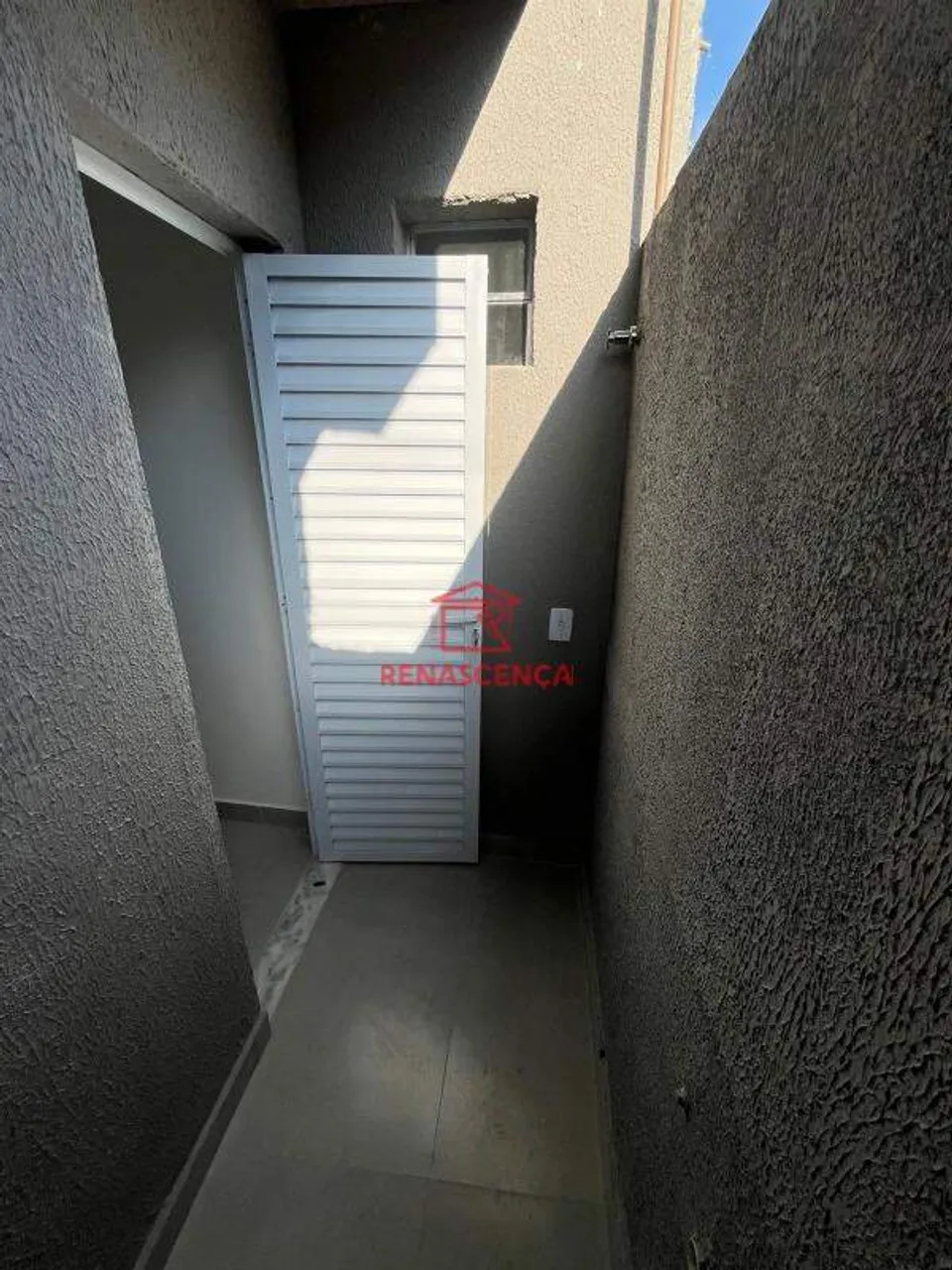 Casa com 1 quarto e cozinha aberta com fogão compacto — photo 5