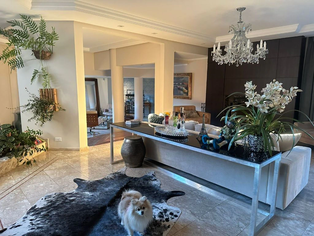 House 880 m² with 6 bedrooms and a private BBQ area