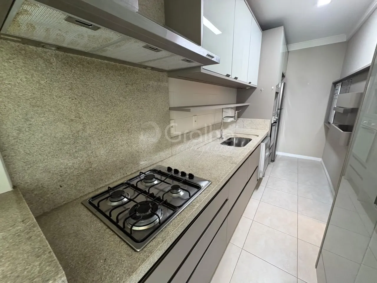 94 m² apartment with a walk-in closet and a dishwasher — photo 5