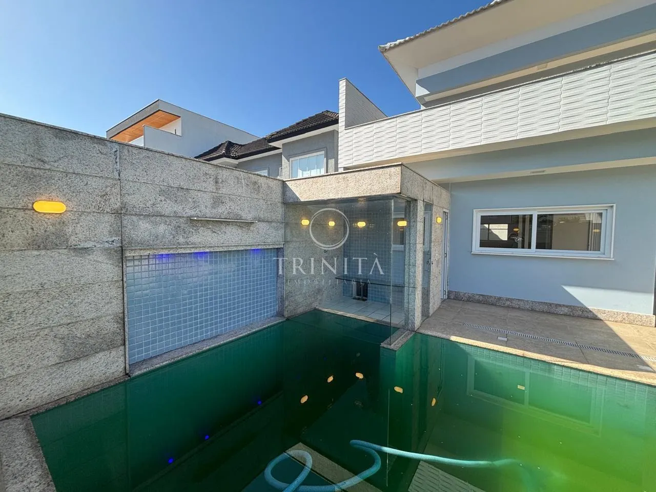 Casa sem mobília com 4 quartos e cozinha planejada — photo 3