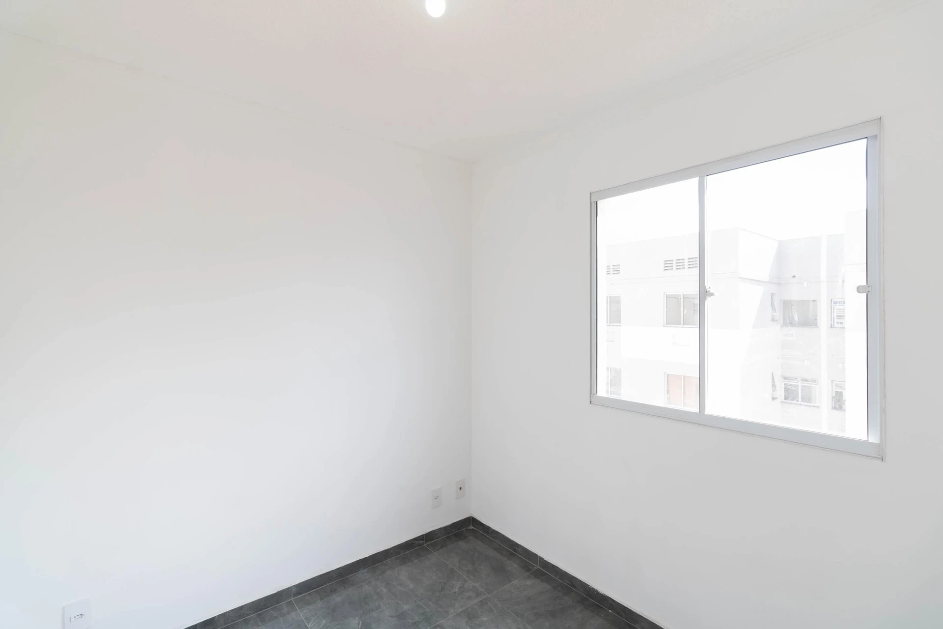 2-bedroom apartment with 1 bathroom and no parking — photo 39