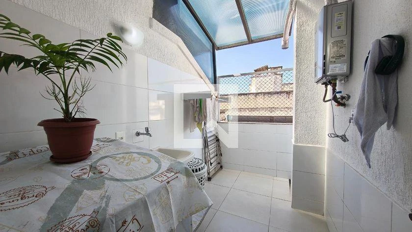 Furnished apartment, 296 m², with a glass-enclosed balcony — photo 5