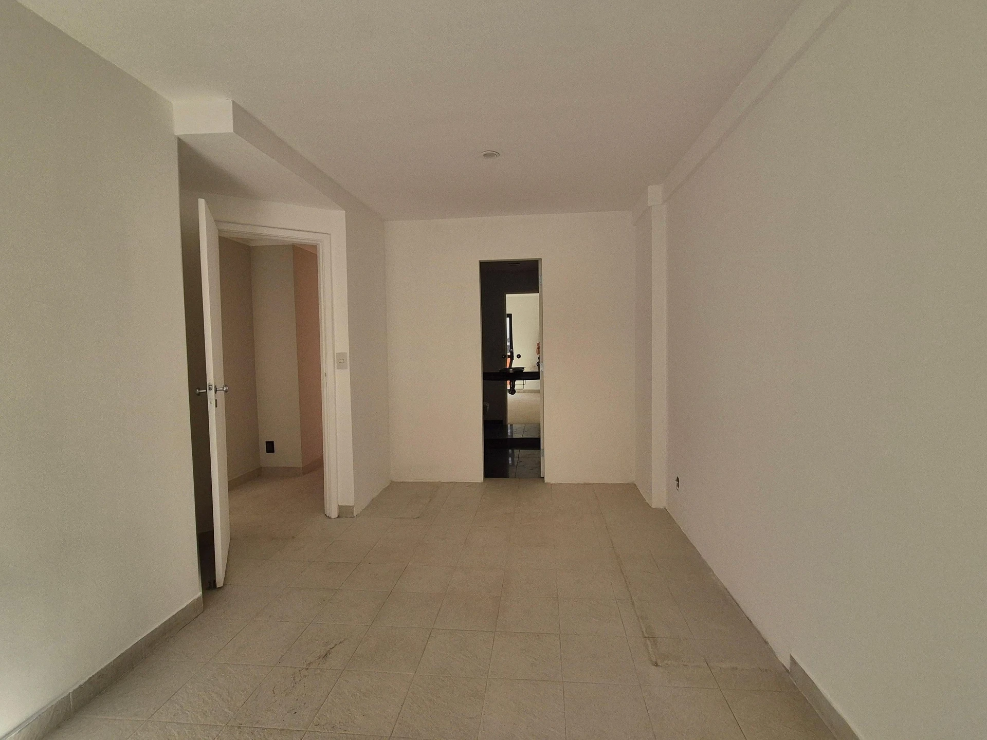 Rental apartment with 2 bedrooms and a balcony — photo 6