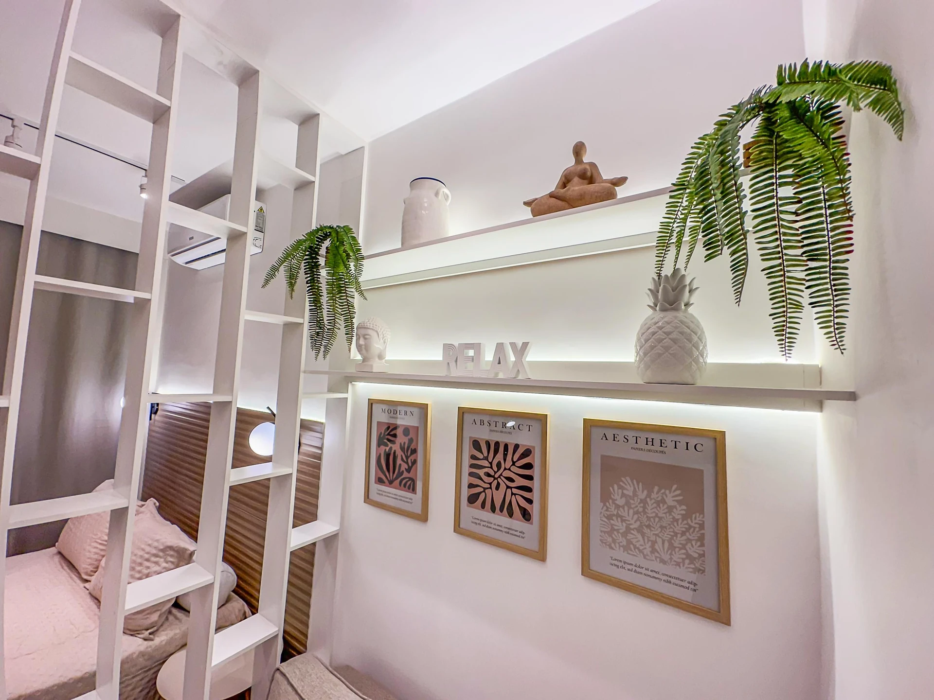 Furnished 1-bedroom apartment with an open-plan kitchen — photo 7