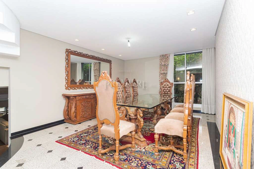 House with 4 en-suite bedrooms and a private pool — photo 3