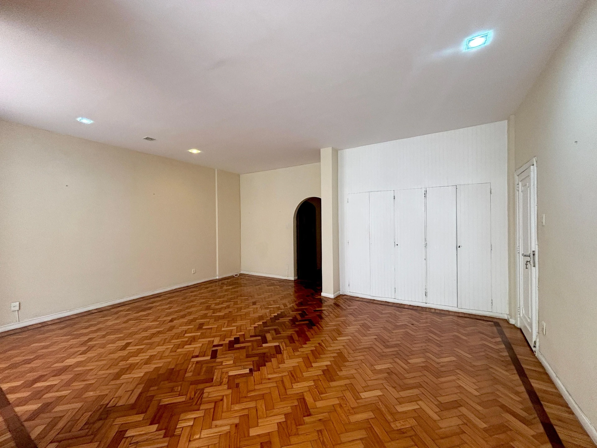 3-bedroom apartment with 2 bathrooms — photo 14