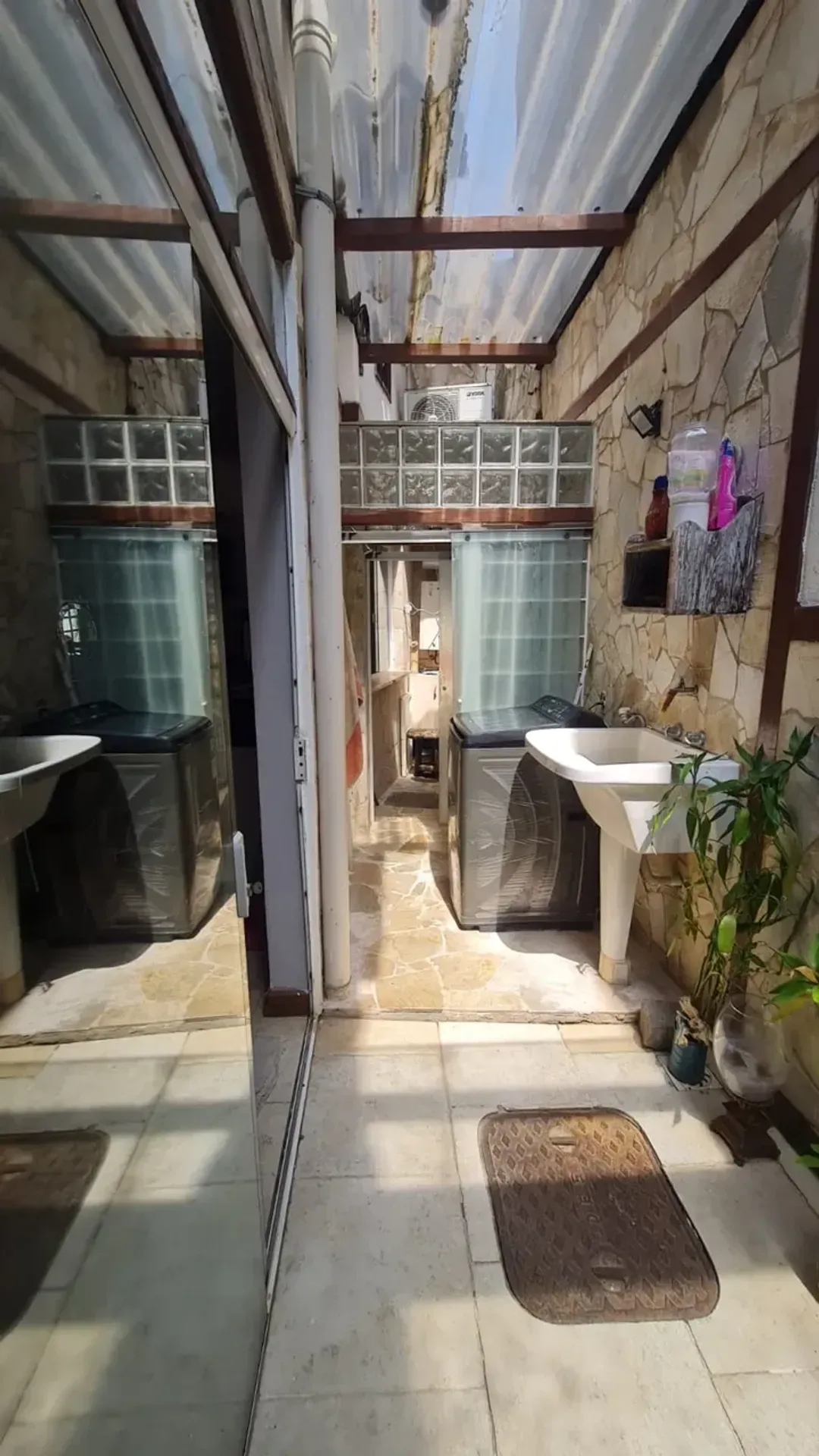 Furnished house 450 m² with 4 bedrooms and 4 bathrooms — photo 14