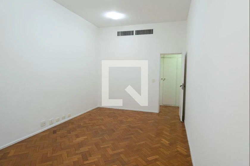 Rental apartment with 4 bedrooms and 4 bathrooms — photo 38