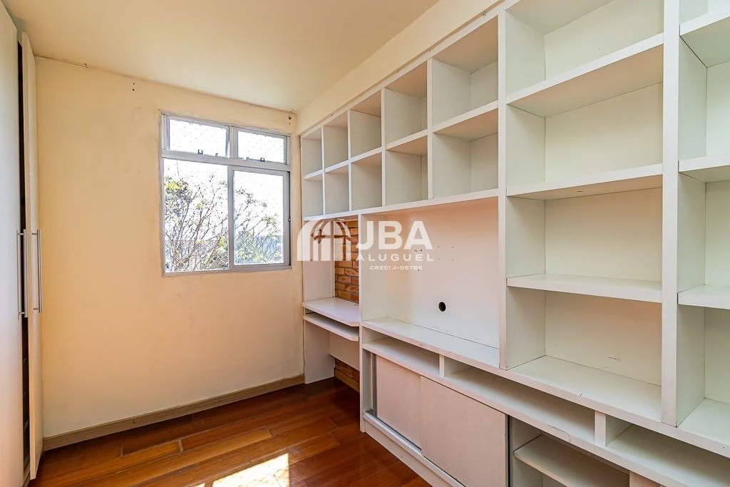 Wood or laminate floors in a 3-bedroom apartment, 78 m² — photo 19