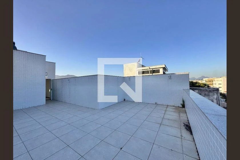 Rental penthouse with 3 en-suite bedrooms and 306 m² — photo 48