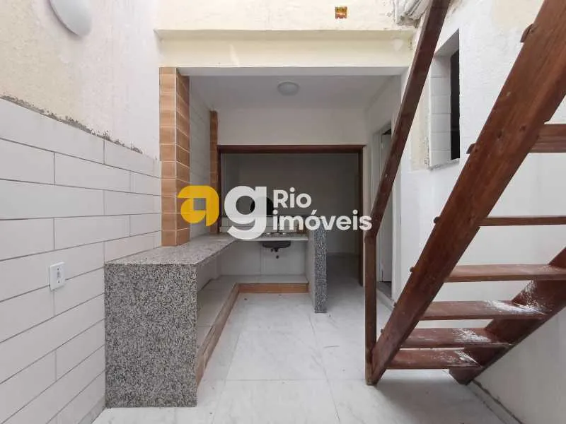2-bedroom apartment with open-plan kitchen and 1 parking spot — photo 3