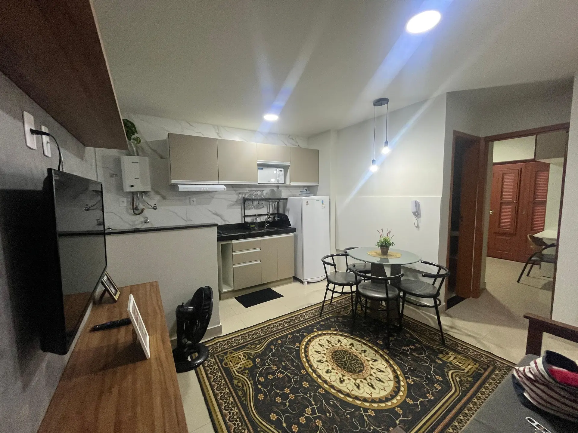 Furnished 2-bedroom apartment with 1 bathroom, no parking — photo 7