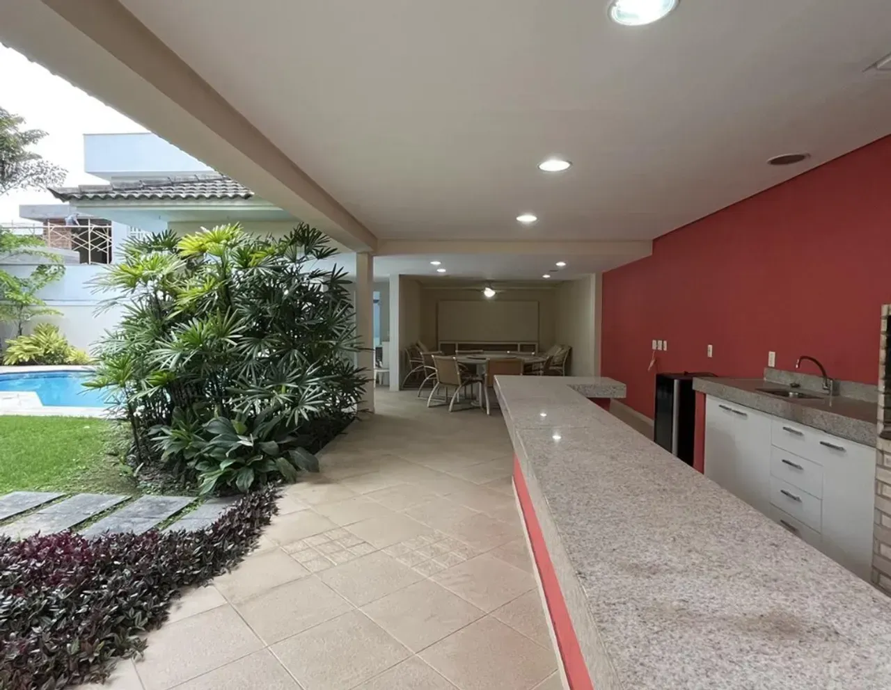 House with 5 bedrooms and 5 bathrooms, 830 m² — photo 34