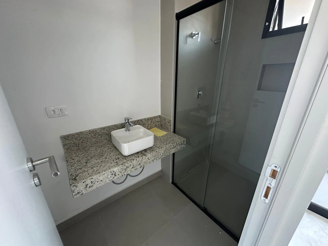 Estudio sin muebles con 1 dormitorio y 1 baño — photo 5