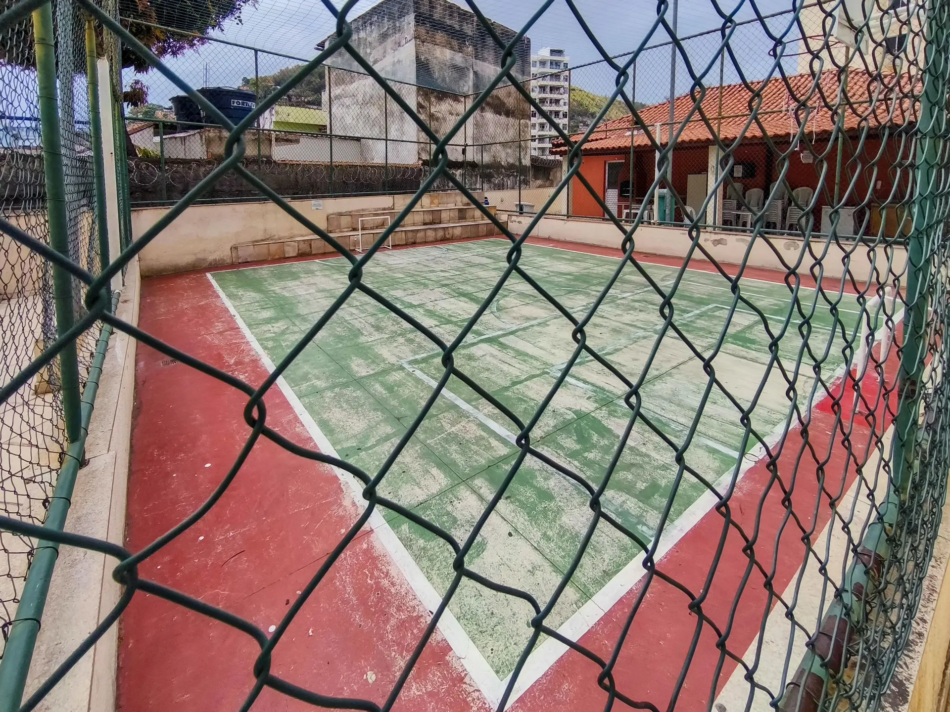 Apartamento de 2 quartos em condomínio com piscina — photo 14