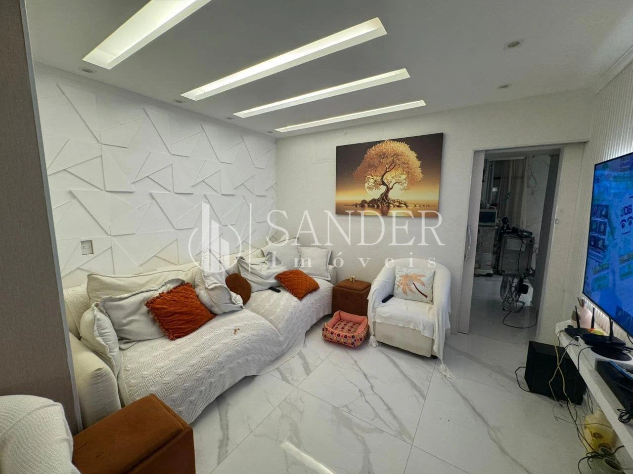 4-bedroom penthouse with an open-plan kitchen — photo 5