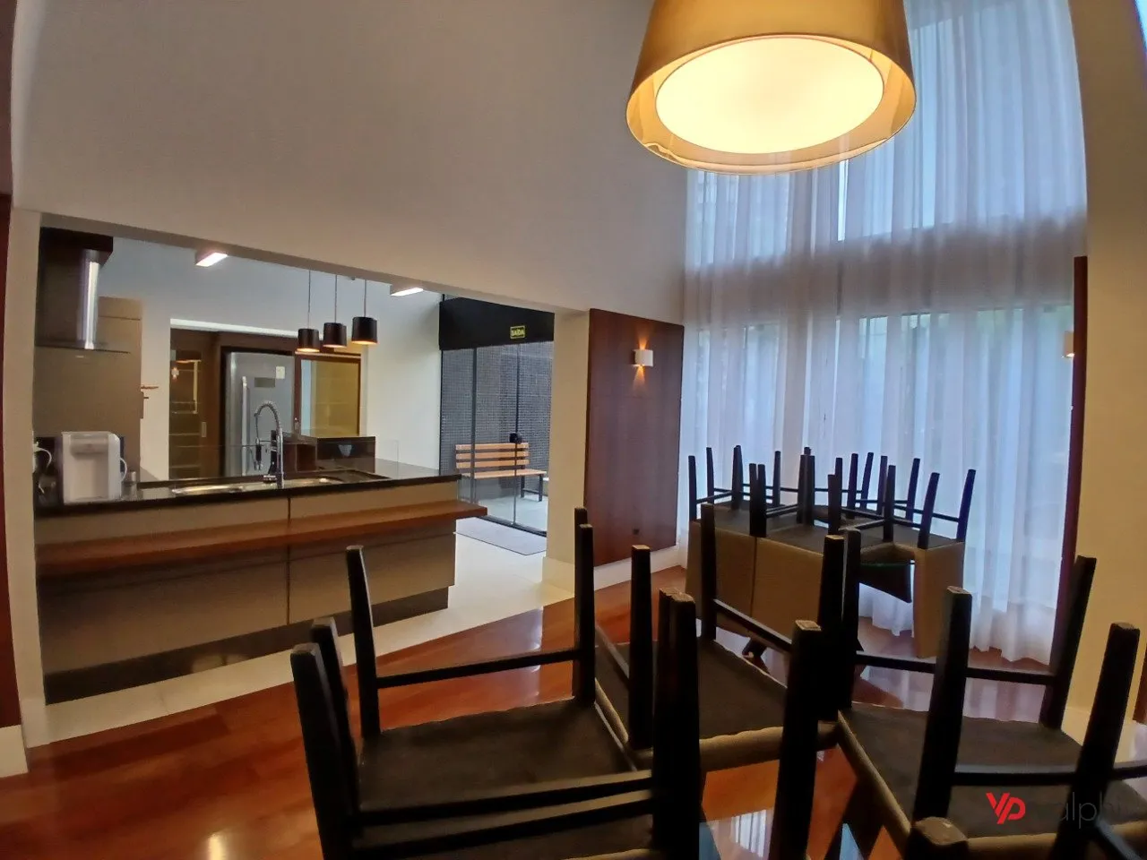 4-bedroom apartment with a walk-in closet in Curitiba — photo 55
