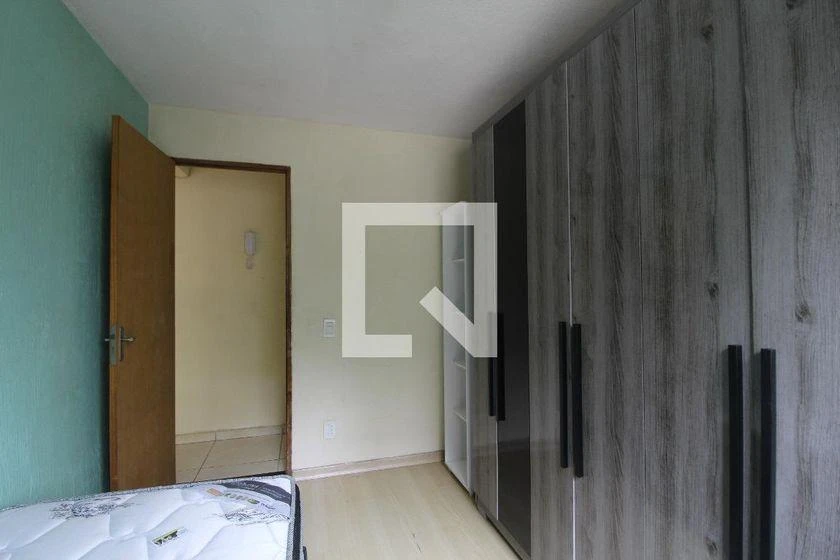 3-bedroom apartment in a building with a pool — photo 7