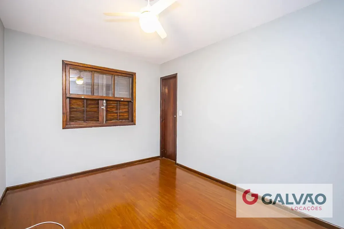 Two-story house with fitted kitchen and 2 parking spots — photo 21