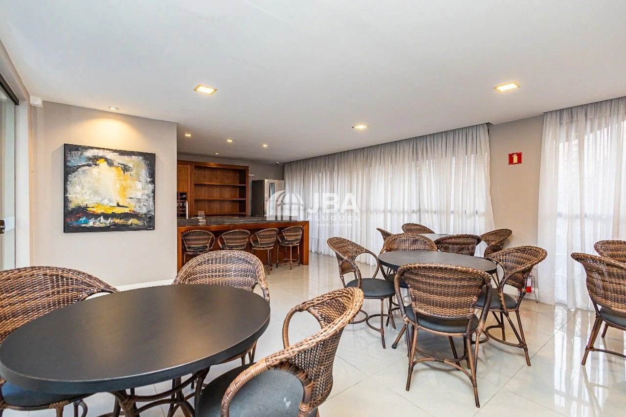 Квартира 226 м² з 3 спальнями та кухнею відкритого плану — photo 29