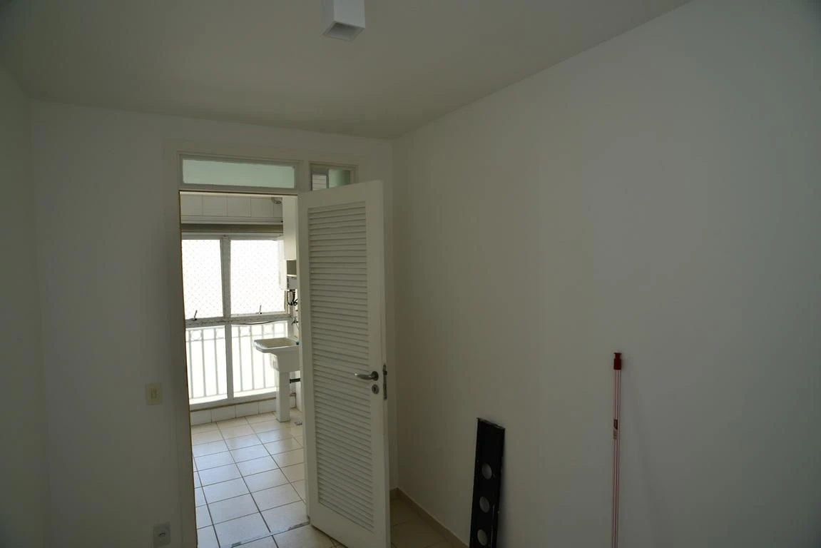3-bedroom apartment in a building with a sauna — photo 45
