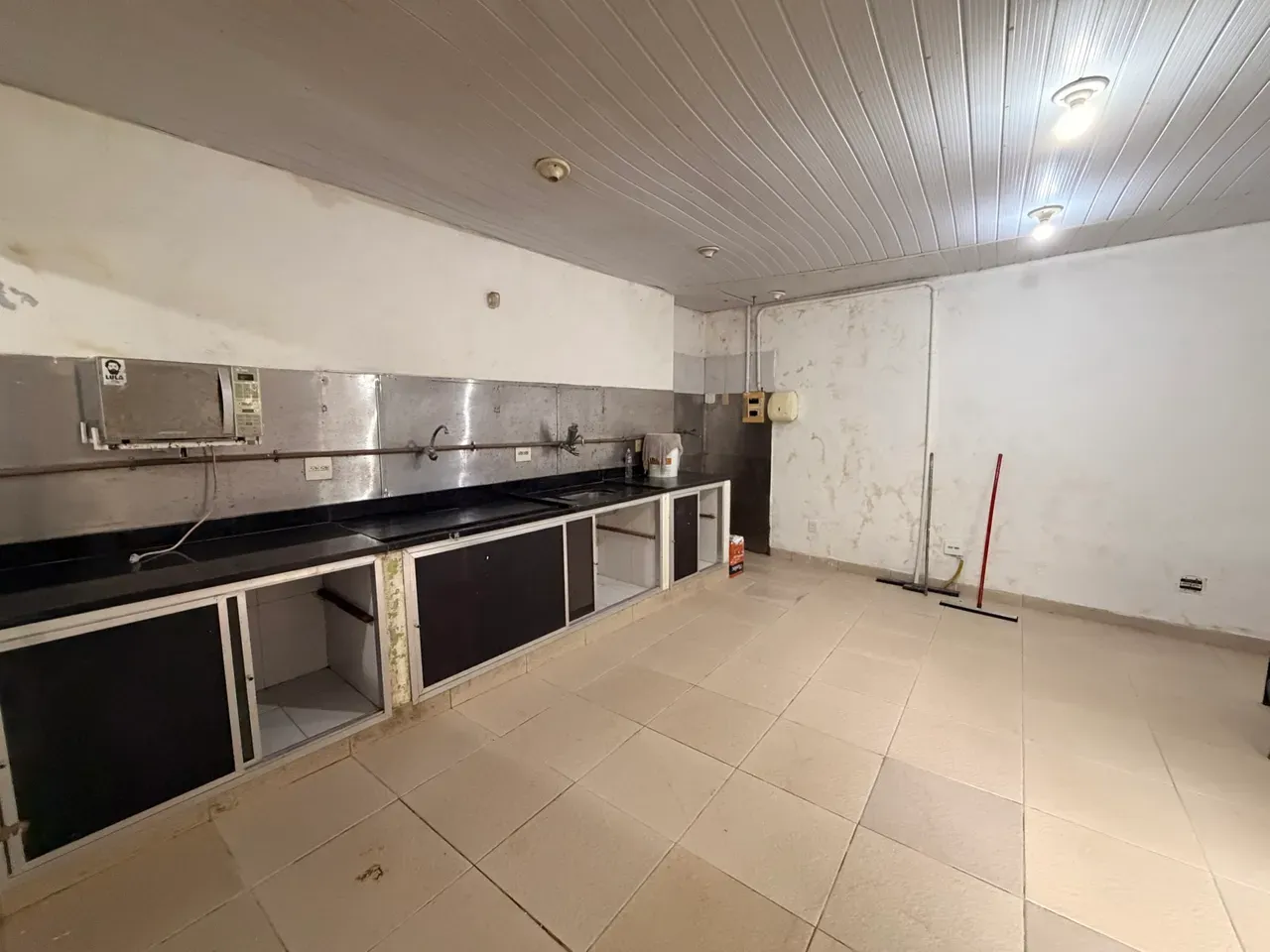 4-bedroom house with a bathtub in Rio de Janeiro — photo 13