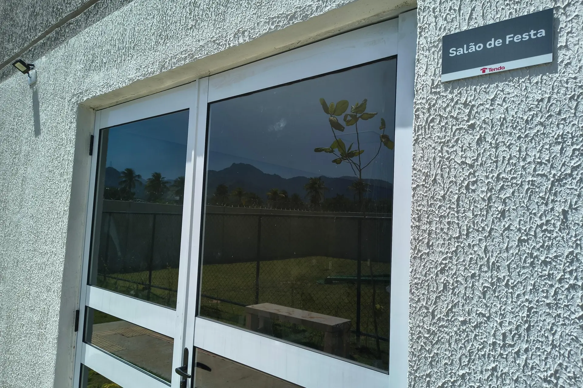 Apartment for rent with 2 bedrooms, 1 bathroom, and parking