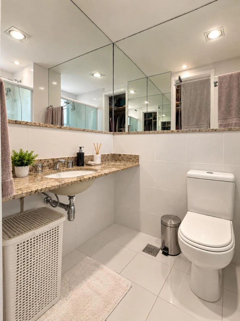 Walk-in closet in a 4-bedroom apartment, 115 m² — photo 19