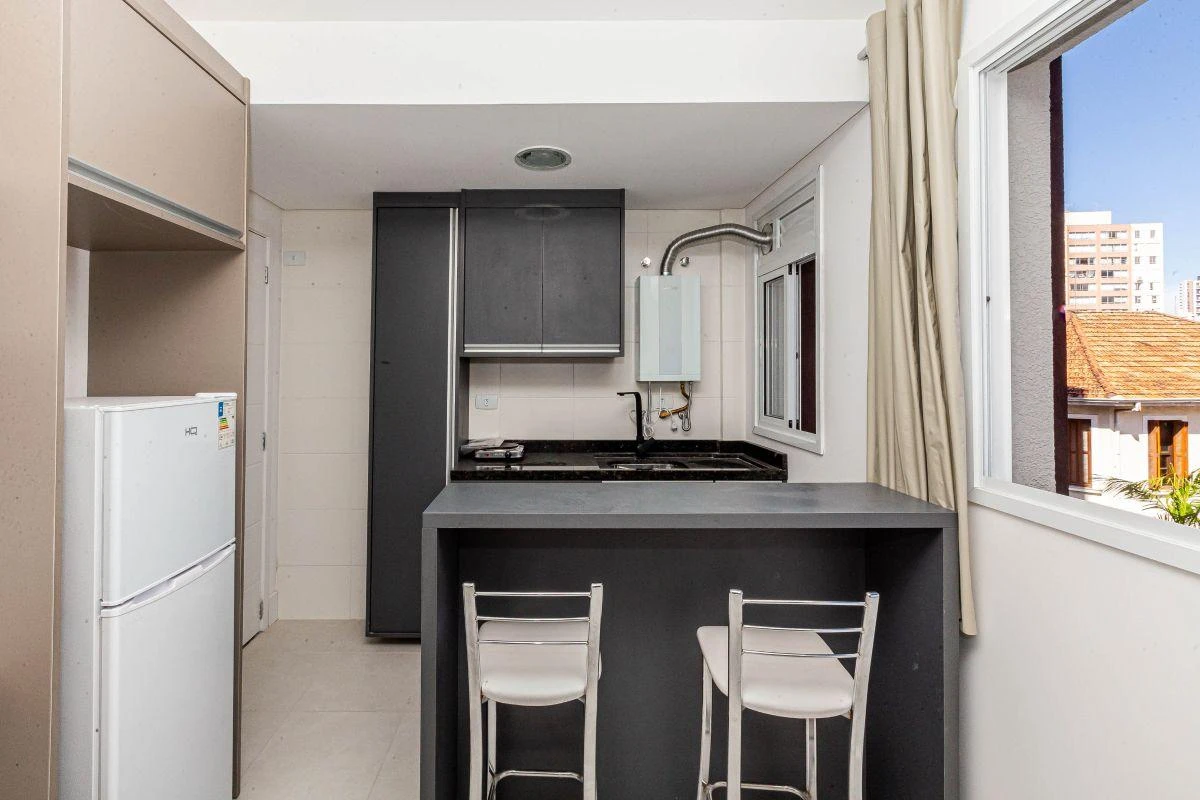 Furnished 1-bedroom apartment with open-plan kitchen 35 m² — photo 2