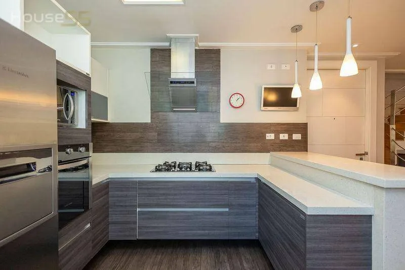 113 m² apartment with 1 bedroom and a balcony — photo 18