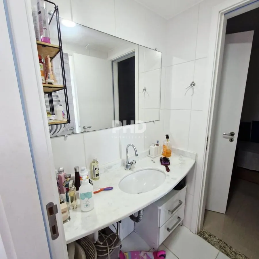 Furnished apartment, 95 m², with floor-to-ceiling windows — photo 30