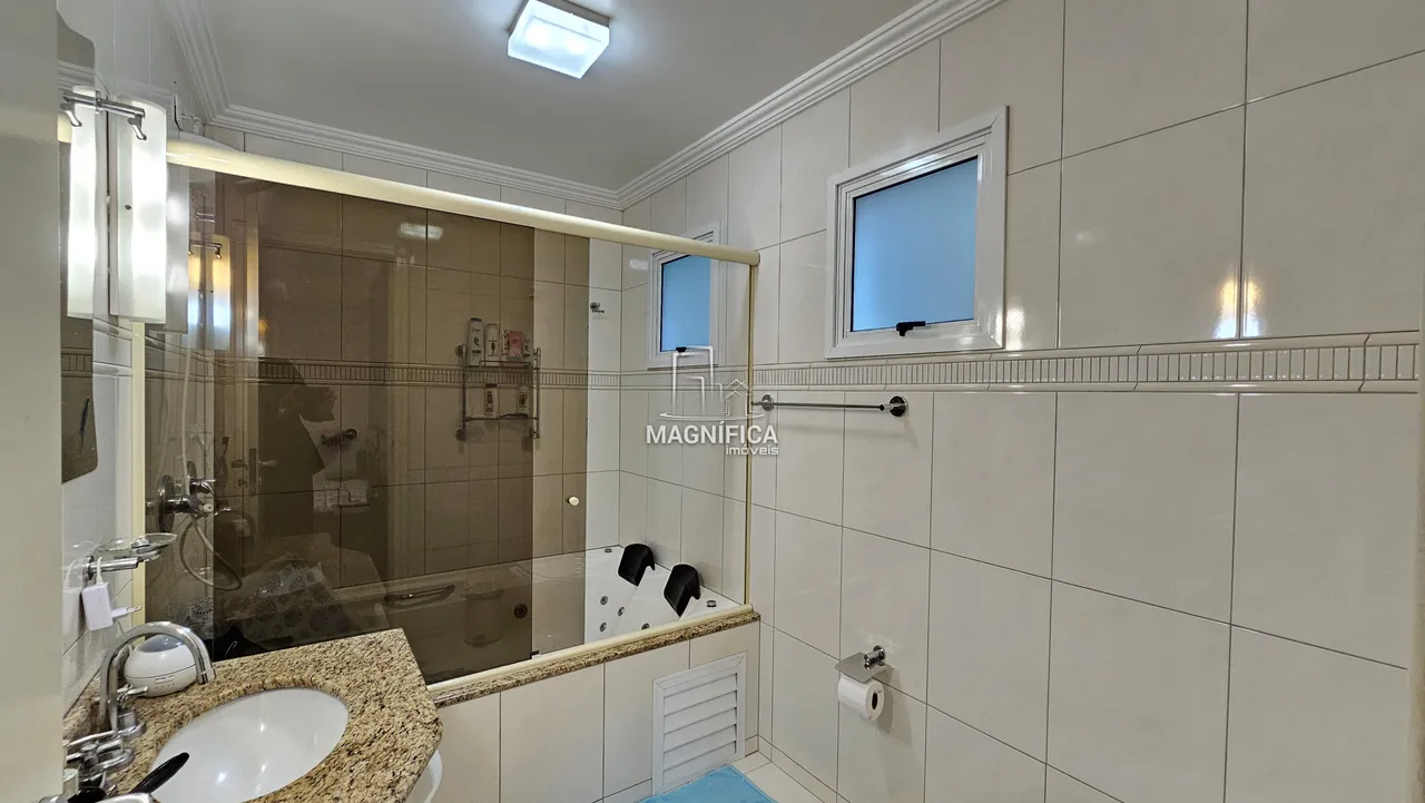 Unfurnished house with 3 en-suite bedrooms and 360 m² — photo 16