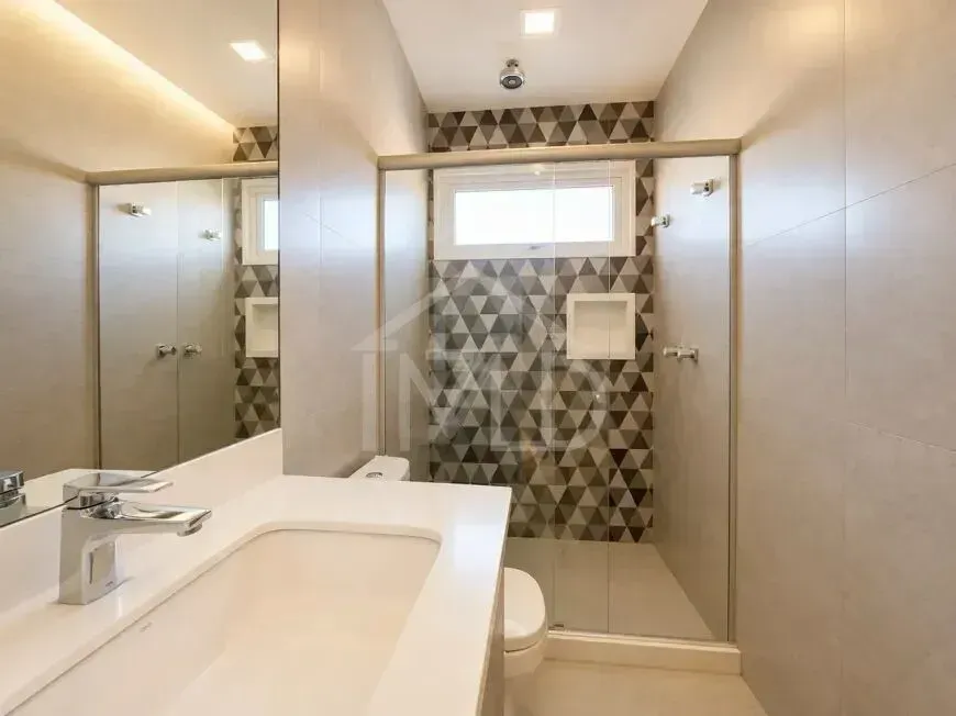 House with 4 bedrooms and 5 bathrooms, 360 m² — photo 4