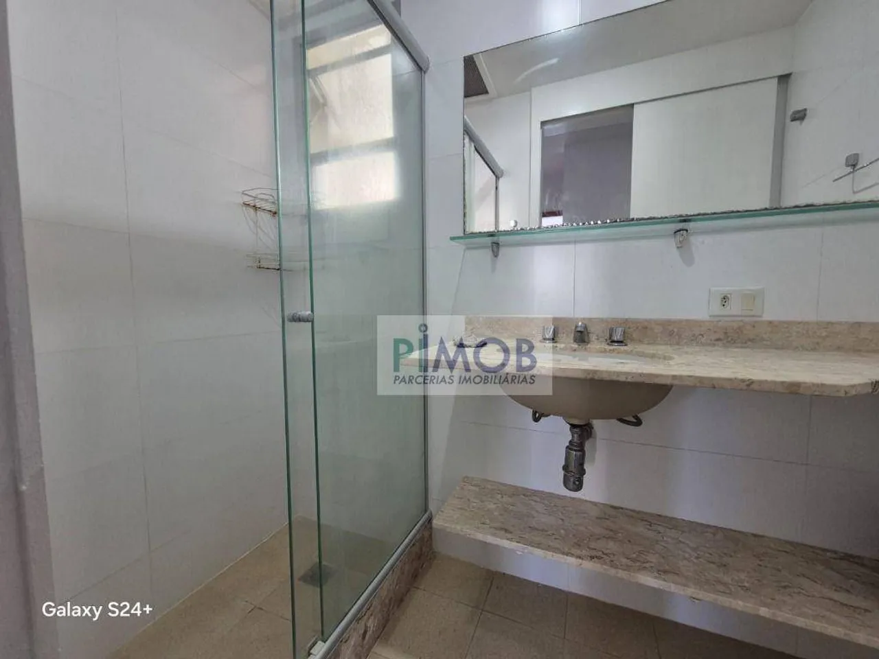 Apartamento de 2 quartos e 104 m² com área de lavanderia — photo 13