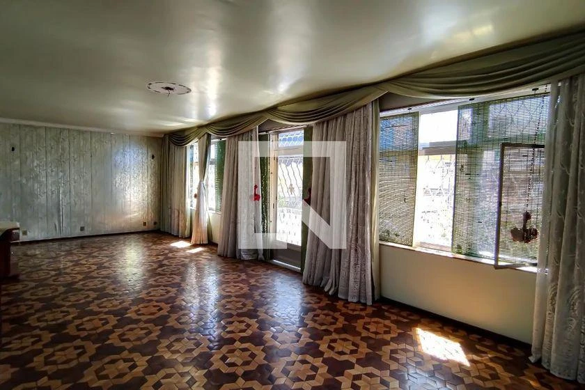 Rental house with 4 bedrooms and 600 m² — photo 37