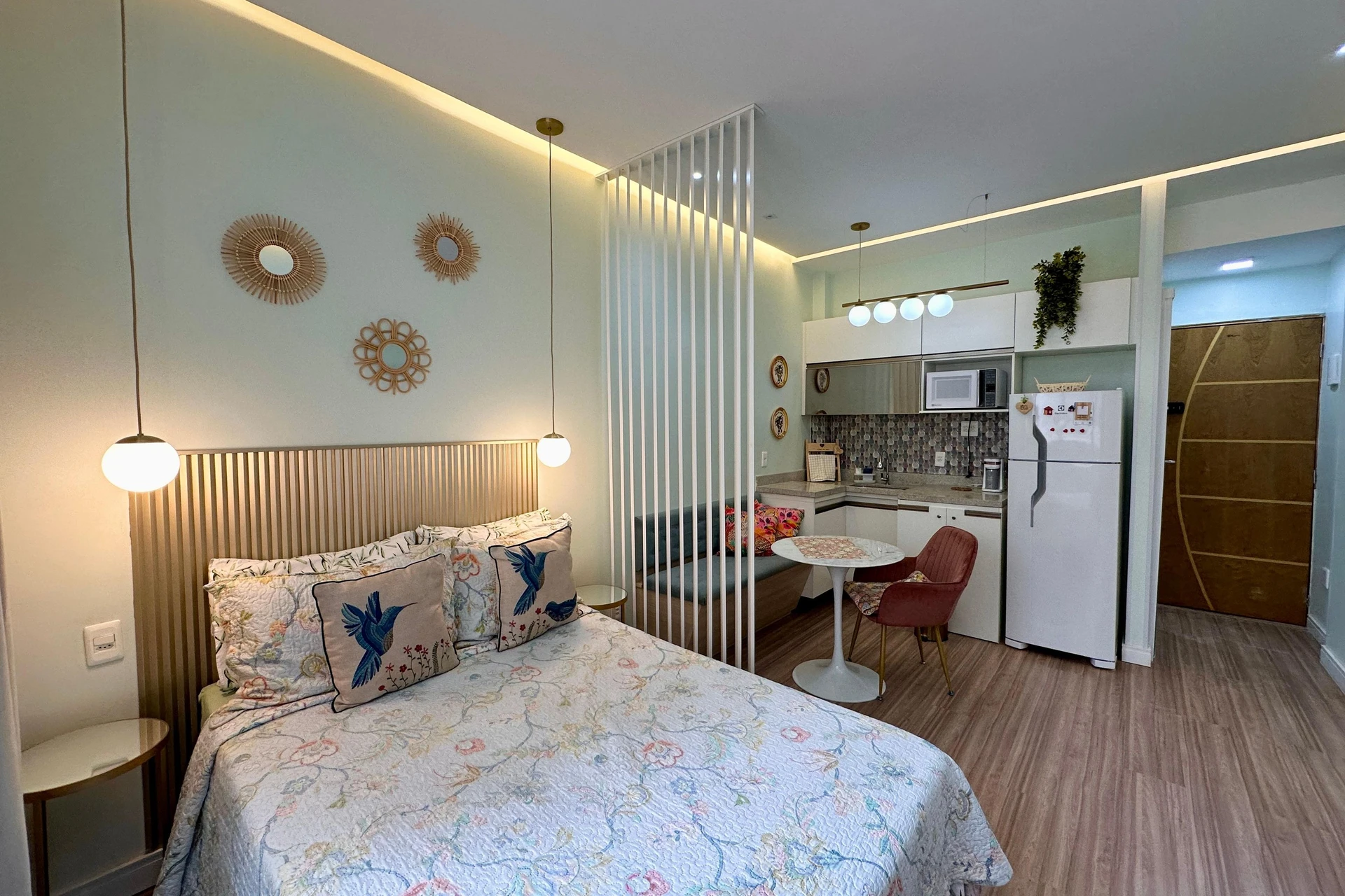 Furnished studio, 29 m², with a home office — photo 4