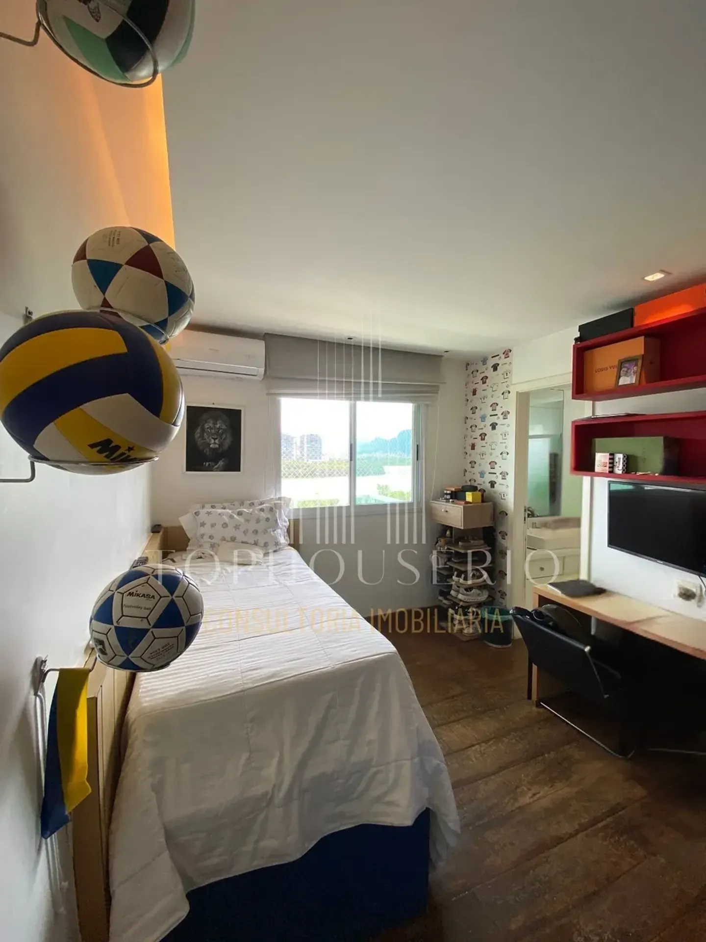 Furnished penthouse with 3 bedrooms and 4 bathrooms — photo 37
