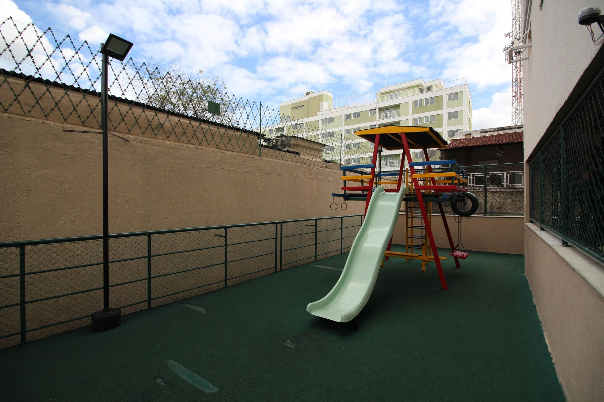 3-bedroom apartment with an en-suite and balcony — photo 26