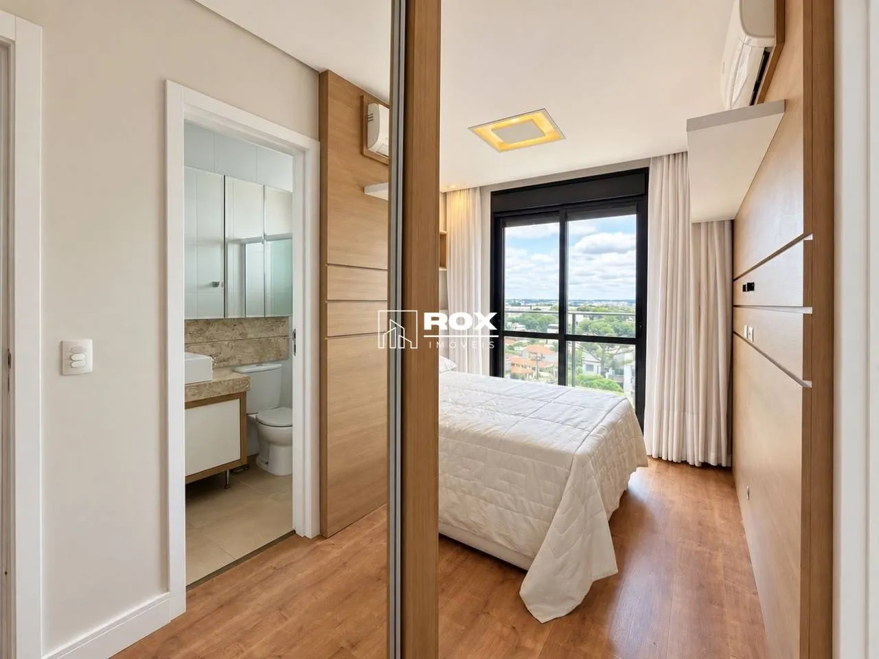 Floor-to-ceiling windows in a 3-bedroom apartment, 150 m² — photo 4