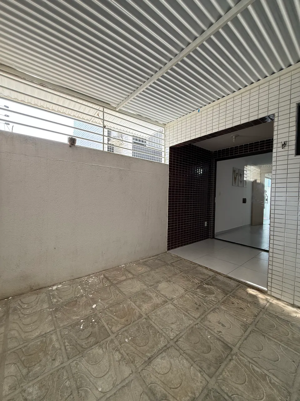 Unfurnished apartment with 2 bedrooms and a balcony — photo 8