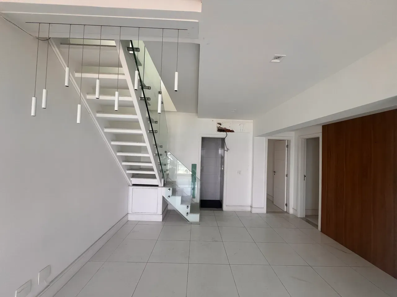 4-bedroom apartment with floor-to-ceiling windows — photo 18