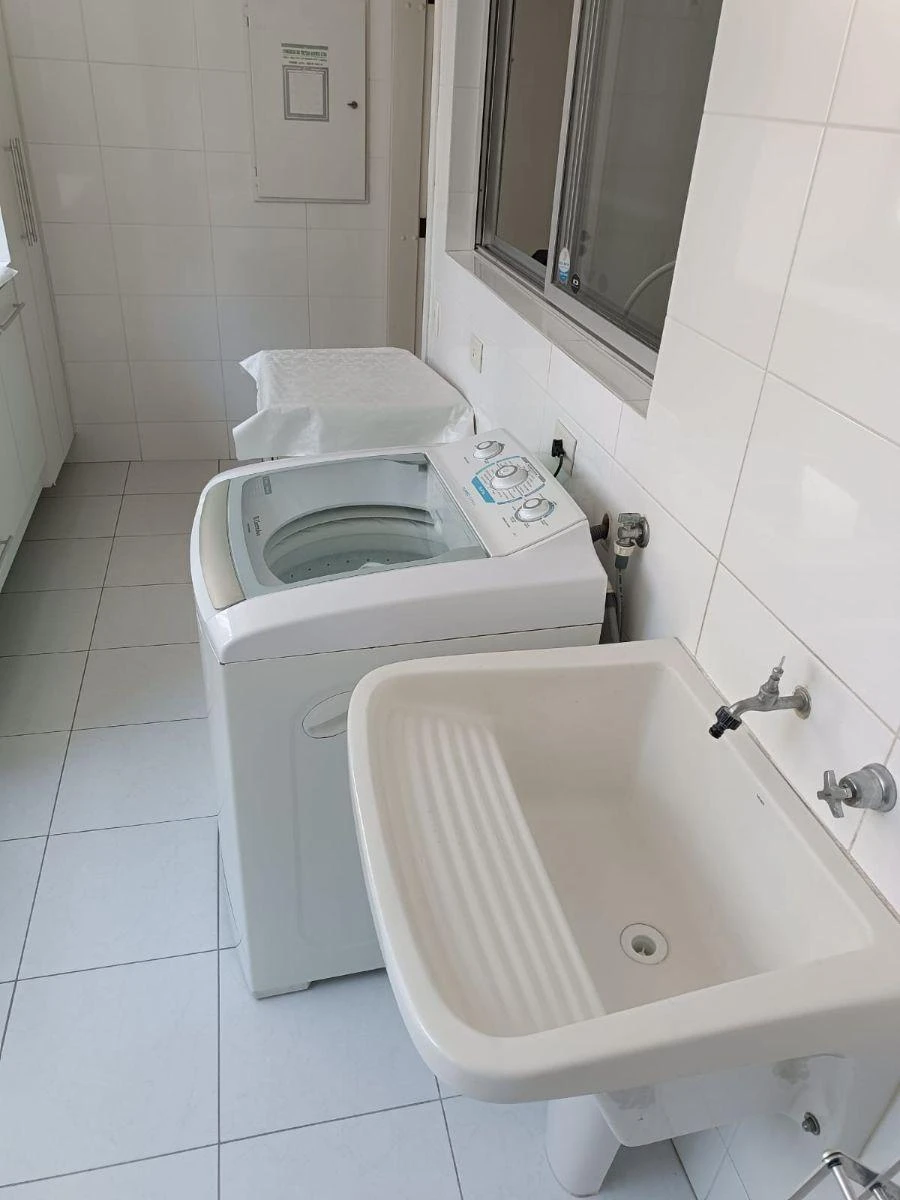 Apartamento de 156 m² com secadora e janelas do piso ao teto — photo 8