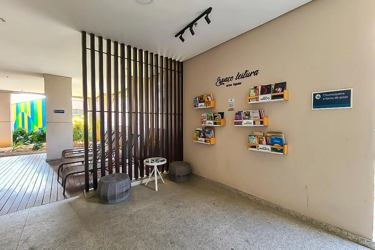 Balcony with a grill in a 2-bedroom apartment, 60 m² — photo 30