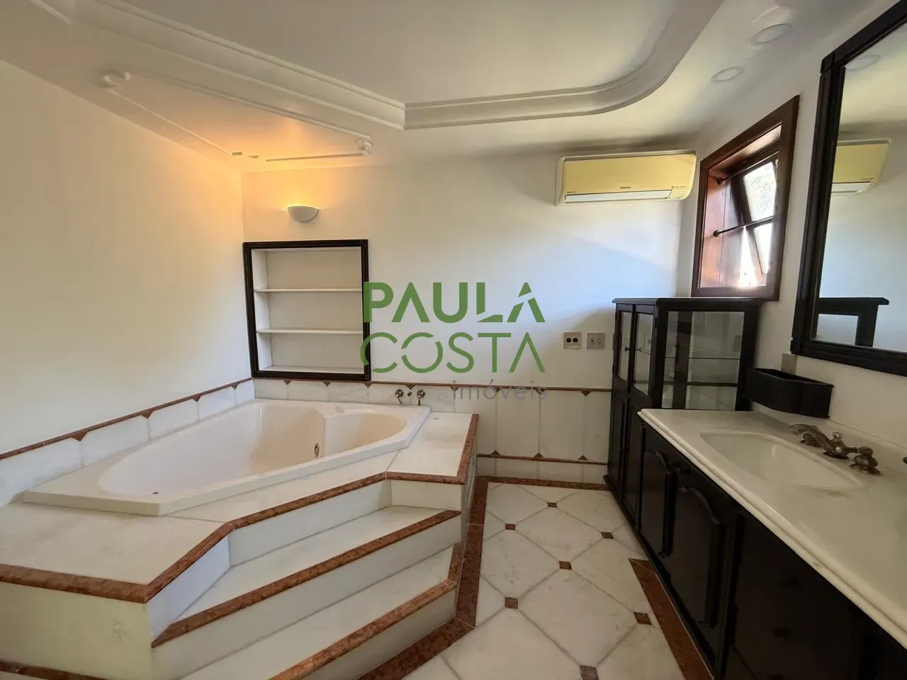 Furnished house with 5 bedrooms and 756 m² plus 4 parking — photo 29