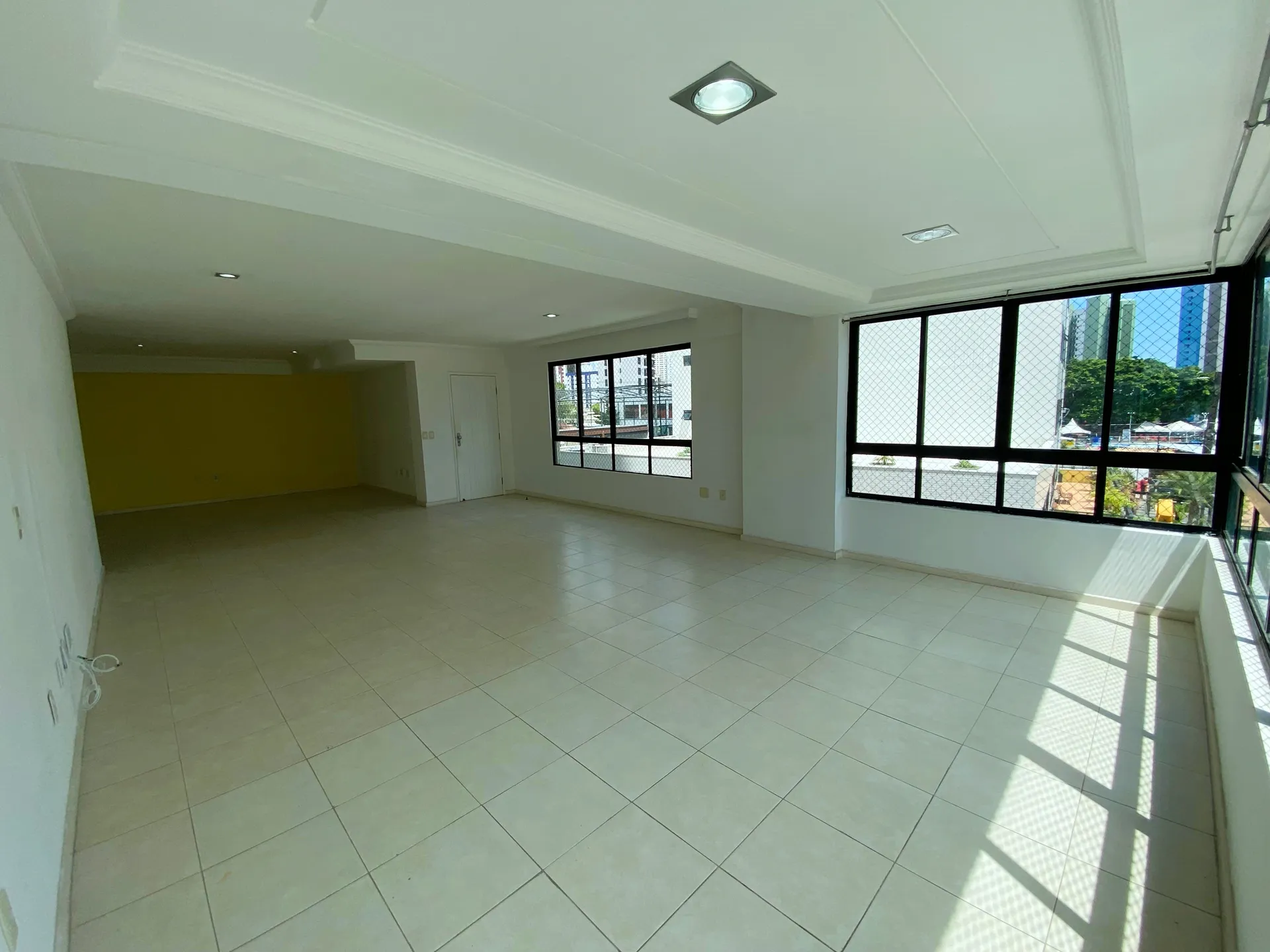 Apartamento com 4 suítes e varanda, 221 m² — photo 4