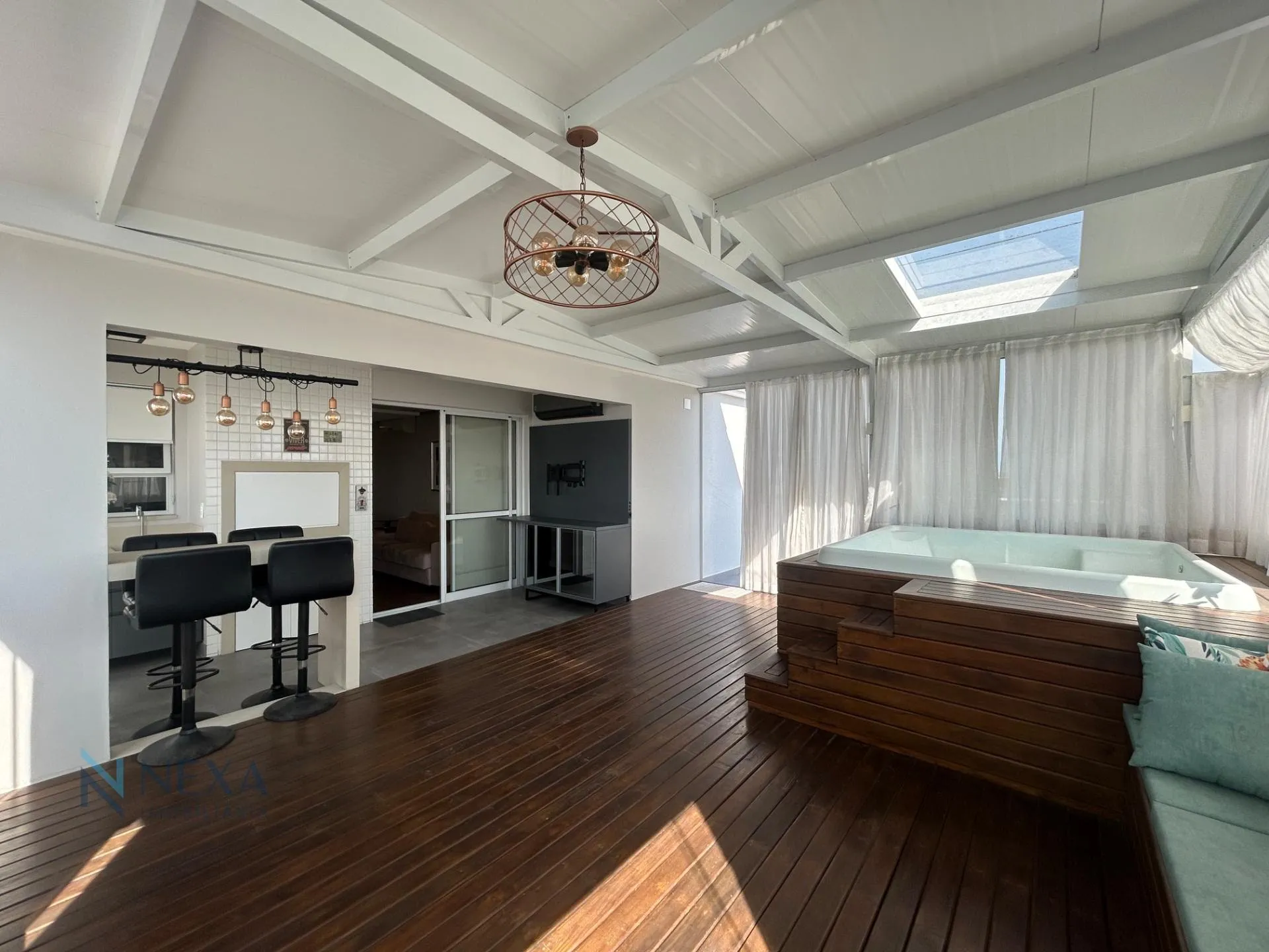 Furnished apartment with 2 en-suites and 152 m² — photo 34