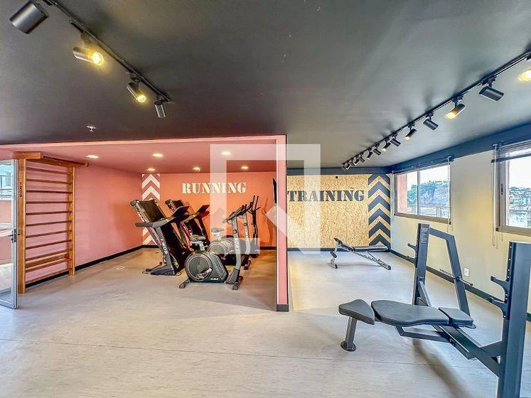 2-bedroom apartment in a building with a gym — photo 49