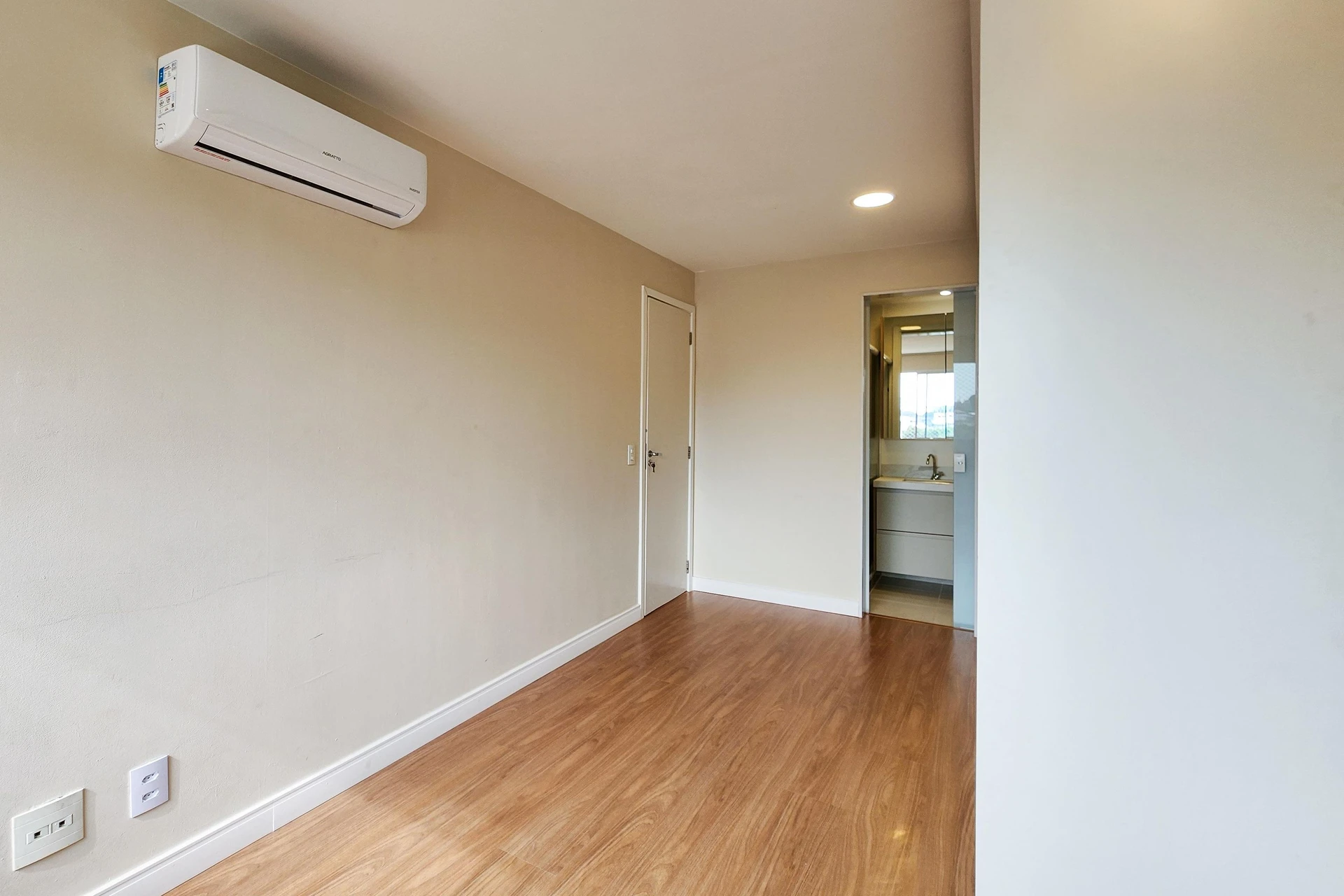 Furnished apartment, 66 m², with a dishwasher — photo 12