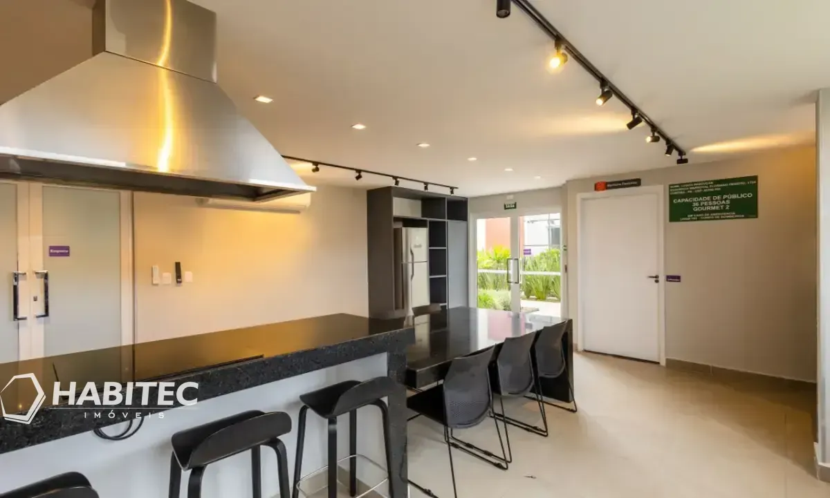 Furnished 2-bedroom apartment with a balcony — photo 16